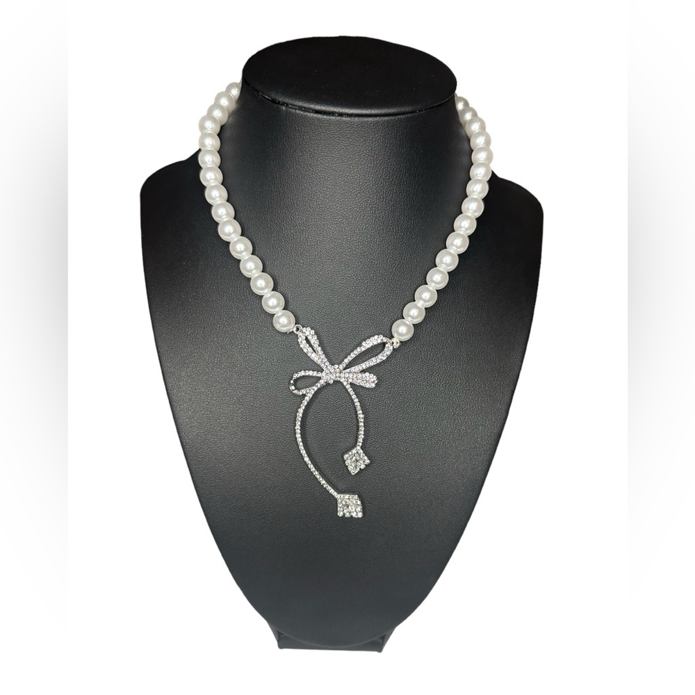 Fancy Faux Pearl Necklace